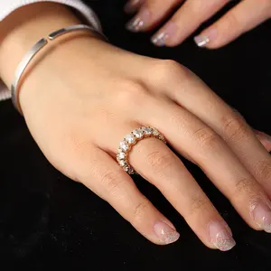 أزياء نمط مجوهرات التخصيص الفاخرة الكامل مويسانيتي الماس إعداد 18k خاتم من الذهب الأبيض