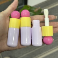 Conteneur de gloss à lèvres personnalisé de 5 ml en ABS violet avec bouchon à vis, recyclable, flacon de gloss à lèvres DIY avec un grand pinceau et un logo personnalisé