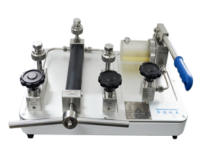 HS710 Edelstahl Hydraulische Druckmessgeräte 700bar Hochpräziser Tragbarer Industrieller Druck- und Durchfluss-Kalibrierungstester - Product Image 4