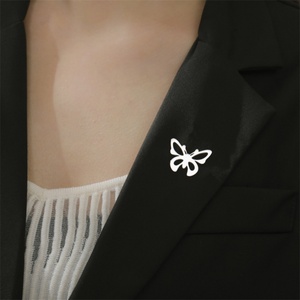 Factory Customized Gold Plated Stainless Steel Butterfly Design Logo Badge Brooch Wholesale Women's Jewelry - Product Image 6