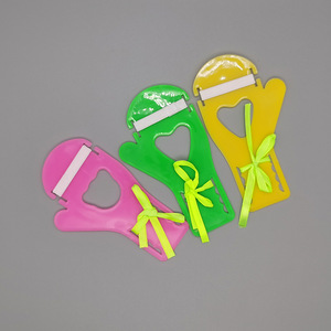 Sangle de poignet pour perfusion intraveineuse pour enfants Hongyuan, 145 mm, épaisseur 3 mm, en forme de paume avec ruban, usage hospitalier, vert, jaune, rose rouge - Product Image 1