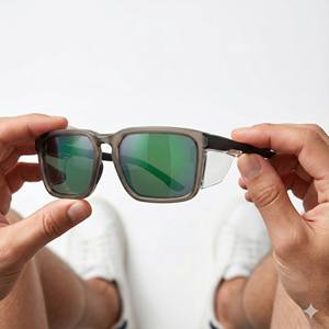 نظارات شمسية عالية الجودة من لامابا بمعيار Z87 للسلامة مع واقي جانبي وشعار مخصص، تصميم كلاسيكي مربع بعدسات عاكسة للرجال والنساء - Product Image 3