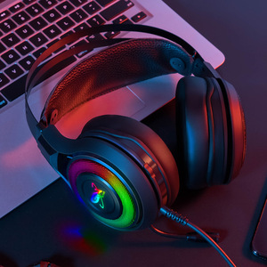 <span class=keywords><strong>Casque</strong></span> <span class=keywords><strong>filaire</strong></span> professionnel pour e-sport 7.1, circum-auriculaire, avec annulation active du <span class=keywords><strong>bruit</strong></span> (ANC), métal, RGB, caisson <span class=keywords><strong>de</strong></span> basses vibrant, commande par bouton - Product Image 1