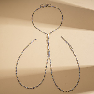 Cadena de cuerpo sexy para mujer, con corazón de cristal, collares de moda, accesorios sencillos para el pecho, ideales para la playa. - Product Image 3