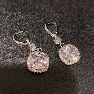 Orecchini pendenti di lusso in argento 925 con strass di cristallo dal design geometrico per gioielli da donna per matrimoni - Product Image 4