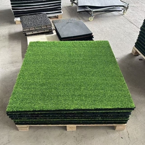 Carrelage en caoutchouc de gazon artificiel de Offre Spéciale d'usine pour le plancher anti-vibration d'herbe de gymnase pour des équipements de loisirs - Product Image 1