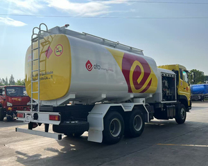 Vehículo de reabastecimiento de combustible para aeronaves 6×4, Cummins 310HP, 20,000L, Capaz de cargar varios aceites, Producido por un importante fabricante chino - Product Image 2