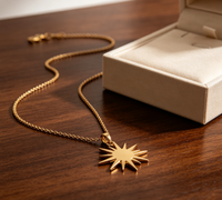 Collier pendentif soleil en acier inoxydable 316L plaqué or 18 carats avec chaîne torsadée, charm soleil finement taillé, bijoux minimalistes