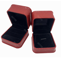Boîte à bijoux vintage rouge à motif crocodile, boîte à rabat en cuir PU de qualité supérieure avec insert en velours noir pour l'affichage de bijoux haut de gamme