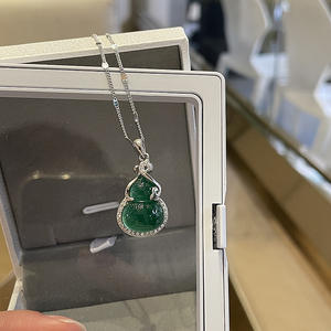 จี้เงินแท้ S925 ประดับด้วยพลอยสีเขียวชาลเซโดนี รูปทรงน้ำเต้า  สร้อยคอพลอยสีเขียวชาลเซโดนี ฟูลู ไอซ์ หยาง สไตล์จีน สร้อยคอแฟชั่น - Product Image 5