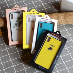เคสโทรศัพท์สีดำติดหน้าต่างใสลายนูนหรูหราสำหรับ <span class=keywords><strong>iPhone</strong></span> พร้อมเคลือบยูวีเคลือบเงาและเคลือบด้าน - Product Image 1