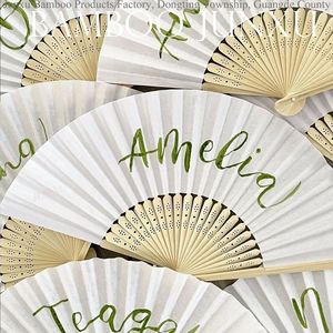 Abanico Plegable de Bambú Personalizado, Abanico Tallado Portátil en Blanco, Beige y Negro para Regalo de Boda o Evento - Product Image 4