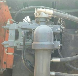 Excavadora Usada Doosan DX500 de 20 Toneladas, de Segunda Mano, Pesada y Mediana, con Accesorio de Barrena de Goma Daewoo, Precio Económico - Product Image 6