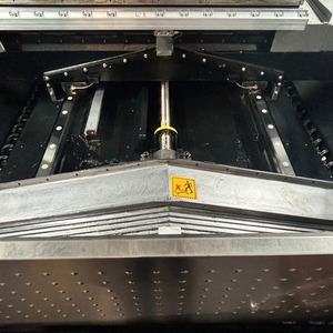 Centre d'usinage vertical MVL1580S, <span class=keywords><strong>2</strong></span> lignes, 1 rail rigide, broche BT50, machine de fraisage CNC pour le traitement des moules métalliques - Product Image 2