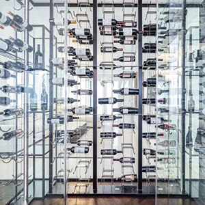 Étagère murale flottante ajustable à demi-accroches pour cave à vin moderne, écologique, avec système de câbles pour bouteilles et spiritueux - Product Image 1