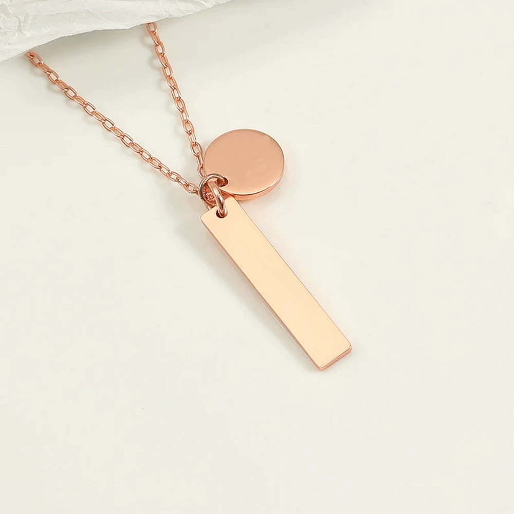 สร้อยคอเหรียญยาวในกุหลาบทอง