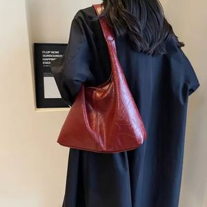 Versatile Retro Designer <b>Large</b> Capacity Soft Leather Women's Handbag Red Casual Shoulder <b>Bag</b> with Fashionable - Product Image 2