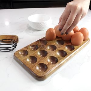 Plateau à œufs en bois, support de présentation d'œufs en bois de style rustique pour le réfrigérateur ou le comptoir de cuisine - Product Image 3