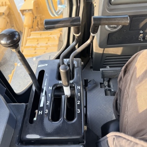 Bulldozer Usado de Alta Calidad y Bajas Horas de Trabajo, Shantui SD16, Bulldozer de Orugas para Tala, Desbroce y Proyectos de Construcción - Product Image 6