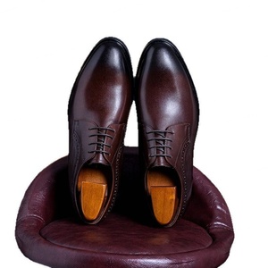 Zapatos Formales de Negocios de Lujo, Británicos, de Cuero Genuino, con Punta Puntiaguda, Transpirables, con Cordones, que Aumentan la Altura, Hechos a Mano de Alta Gama - Product Image 1