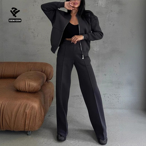 F240771 Ensemble de Survêtement Personnalisé pour <span class=keywords><strong>Femme</strong></span>, Deux Pièces, Haut Court Zippé à Capuche et Pantalon de Survêtement Décontracté - Product Image 2