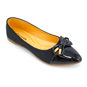 Zapatos planos Ballrina nueva moda plantilla suave lazo elástico verano superior <span class=keywords><strong>Popular</strong></span> Stock 2022 mujeres negro PVC PU seda zapatos náuticos sólidos - Product Image 4