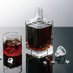Bouteille <span class=keywords><strong>de</strong></span> vin et <span class=keywords><strong>de</strong></span> spiritueux carrée personnalisée <span class=keywords><strong>de</strong></span> 500 ml en verre, avec bouchon en liège, estampage à chaud pour Tequila, Vodka, Whisky et alcool - Product Image 5