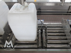 Machine de remplissage automatique de haute précision pour bidons d'huile lubrifiante chimique industrielle, remplissage par poids - Product Image 3