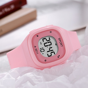 2025 bán buôn Nhà cung cấp tốt nhất bán silicon kẹo trẻ em đầy màu sắc kỹ thuật số đồng hồ vuông LED kỹ thuật số unisex thể thao đồng hồ - Product Image 3