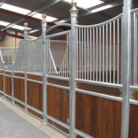 Produits personnalisés de stalles galvanisées mobiles pour chevaux Abri pour chevaux portable avec toit