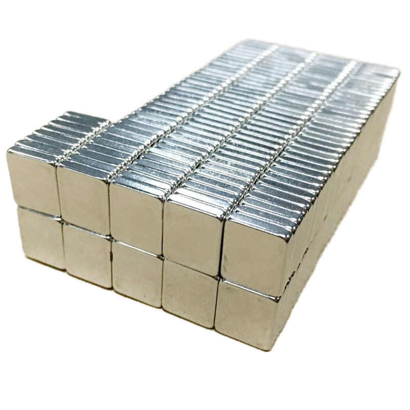 Produktbild von 20 Neodym Quadermagnete 10x10x5 Mm – N45, Vernickelt, 4,5 Kg Zugkraft – Von EarthMag