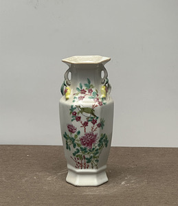 Qing <span class=keywords><strong>Guangxu</strong></span> Période Pastel Figure Fleur et Oiseau Vase à Double Oreille Peint à la Main Antique Porcelaine Collection Ornements - Product Image 1