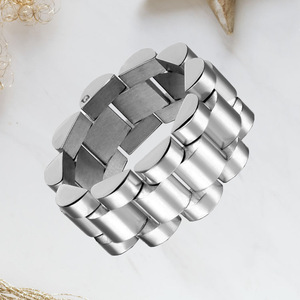 Europese En Amerikaanse Nieuwe Mode <span class=keywords><strong>Ring</strong></span> Licht Luxe Stijl Roestvrij Staal 18K Gouden <span class=keywords><strong>Ring</strong></span> Klaar Voorraad Mannen En Vrouwen <span class=keywords><strong>Ring</strong></span> Groothandel - Product Image 5