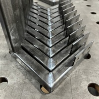 Pied de table en tube carré soudé robuste, support métallique industriel, sans bavure, précision ±0,8 mm