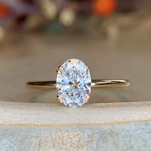Bague de fiançailles en or 18 carats avec diamant de laboratoire ovale D-VS1, 0,5 carat, 1 carat, 1,5 carat, 2 carats, double griffes, style Provence - Product Image 1