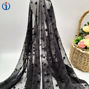 중국 제조 니트 95% 폴리에스터 5% 스판덱스 블랙 네트 여섯 가지 사이즈 별 디자인 플로킹 메쉬 튤 원단 의류용 - Product Image 3