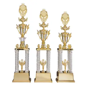 Prezzi bassi T38 più dimensioni Custom premio di plastica quattro pilastri argento trofeo tazze tazze con Base in oro