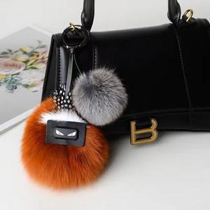 Thiết Kế Mới Sang Trọng Bất Fox Fur Puff Xe Keychain Động Vật Sang Trọng Túi Quyến Rũ Mềm PVC Kim Loại Mặt Dây Chuyền Keyring Bóng Hình Dạng - Product Image 2