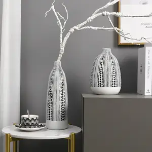 Quoowiit Único decorativo moderno artificial flor vaso casa desktop acentos resina sala de estar mesa flor vasos decorativos um