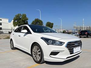 Modèle 2018, berline intelligente GLS automatique 1,8 L, d'occasion mais en excellent état, avec sièges en similicuir et arrière pour Hyundai Mistra - Product Image 3