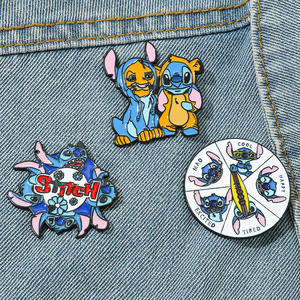 Kartun Anime Lilo dan Stitch lencana logam UV dicetak dan terukir bros Aloi ketebalan 5mm Aksesori ransel harian Pin - Product Image 3