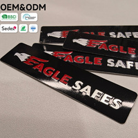 Plaques signalétiques 3D personnalisées en relief - Étiquettes métalliques adhésives robustes imprimées en sérigraphie noir et argent pour logo de marque automobile