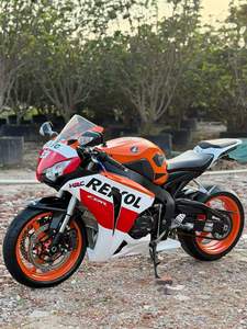 Honda CBR600RR <span class=keywords><strong>Repsol</strong></span> 93 d'occasion, échappement modifié, <span class=keywords><strong>moto</strong></span> de course <span class=keywords><strong>sportive</strong></span> japonaise, plus de 80 km/h - Product Image 3