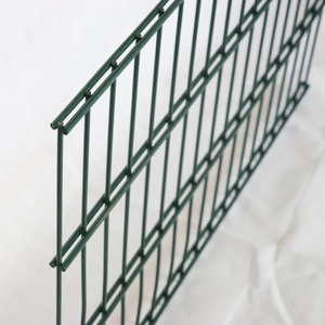 Valla de rejilla de doble varilla de metal con revestimiento verde, alambre de barra doble, malla soldada 868 para residencial - Product Image 1