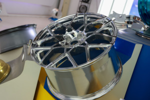 Jante de camion en alliage d'aluminium forgé de 22.5 pouces 22.5X9.00 22.5X8.25 T6061 6061-T6 Tubeless Compatible 315/80R22.5 Pneus de camion - Product Image 2