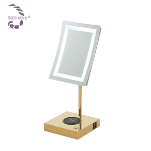 Finition bien conçue Carré doré Lumière murale moderne Chargement <span class=keywords><strong>sans</strong></span> <span class=keywords><strong>fil</strong></span> Interface USB <span class=keywords><strong>Miroir</strong></span> <span class=keywords><strong>de</strong></span> bureau à LED - Product Image 3