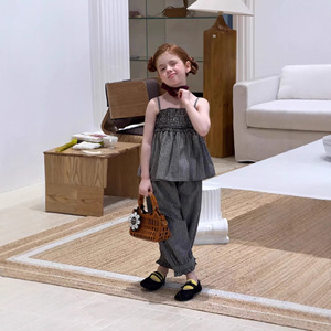 Conjunto Casual de Dos Piezas para Niñas, Top de Lino y Algodón a Cuadros y Pantalones Jogger, Estilo Nuevo - Product Image 2