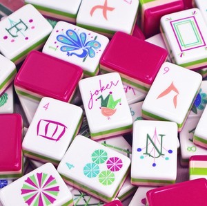 En stock – Nouveaux articles de <span class=keywords><strong>plage</strong></span> – Mini jeu de Mahjong de voyage de luxe en acrylique gravé à 4 couches, 160 tuiles rouges, édition américaine - Product Image 2