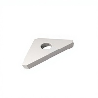 Plaque de positionnement triangulaire en aluminium usinée sur mesure par CNC avec trou central pour l'automatisation