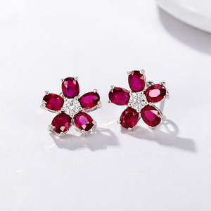 Pendientes de Oro Blanco Sólido de 18K para Mujer, Diseño de Flor Simple con Rubí Rojo y Diamante de Corte Ovalado, de Sheri Jewels, para Aniversario - Product Image 1